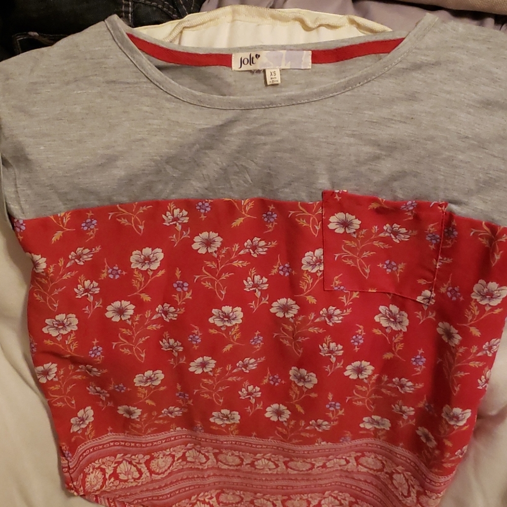 Super precious floral blouse